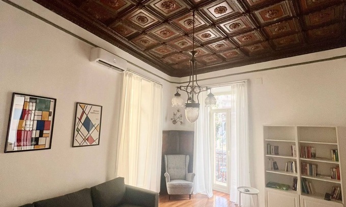 Vomero Apartment | Vomero Hideaway Naples - family friendly