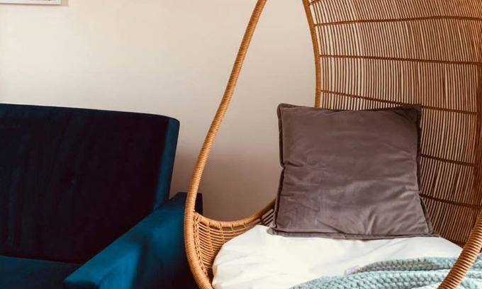 Castle House | VS7 Guest House/Free Parking/Free WiFi/close to the beach