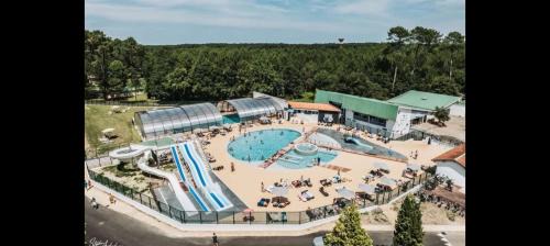 Leon House | vsp arbousiers B07