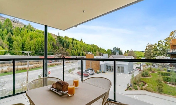 Arthur's Point Apartment | Vue Alpine at La Residence du Parc