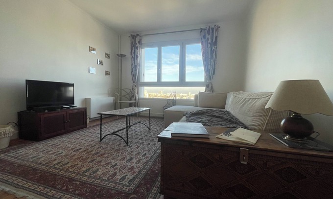 Bagnolet Apartment | Vue Panoramique : Appartement Élégant