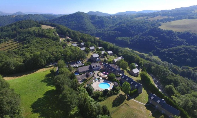 Bassignac Resort | VVF Cantal Salers Vendes