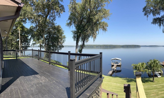 Tallahassee Ski Chalet | Wake to 180 lake sunrise & sunset views! Family, Fishing, Fun!