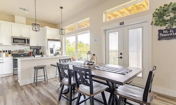 Gruene House | Wake Up To River Views and Stroll To Iconic Gruene Hall in Minutes