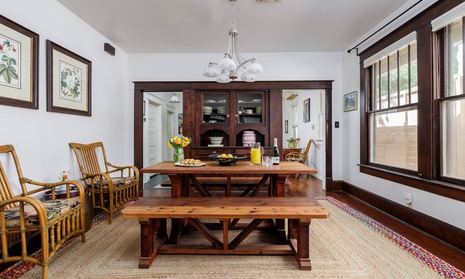 Clarksville House | Walk to 6th, Free Parking | The Porch by Portoro