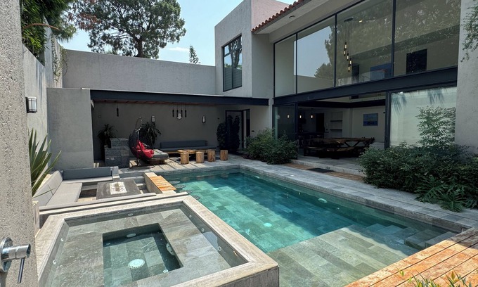 Avandaro House | Walk to Avandaro center, 6 bedrooms, private pool, jacuzzi, firepit, karaoke