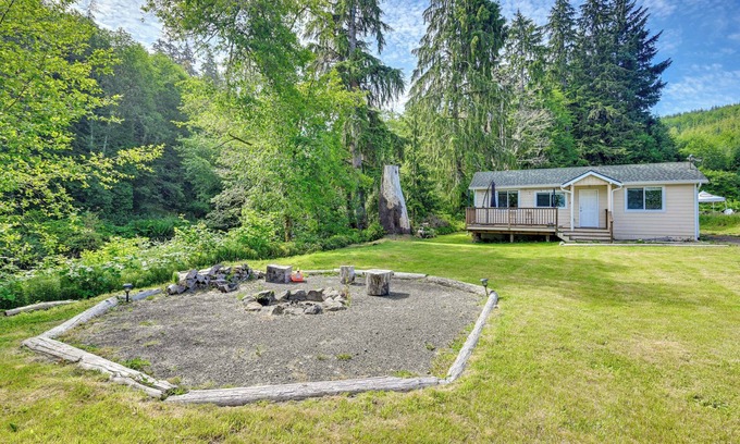 Neah Bay House | Walk to Beach: Creek-Front Sekiu Home w/Fire Pit!