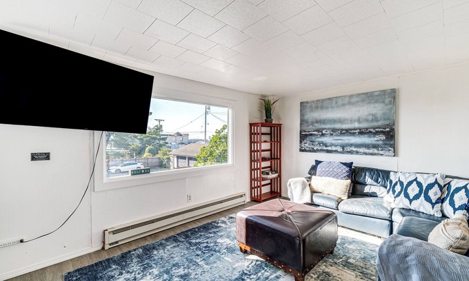 Westport Apartment | Walk to Beach & Harbor: Spacious Westport Apt!