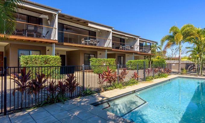 Rainbow Beach House | Walk to beach, walk to shops, walk to everything.