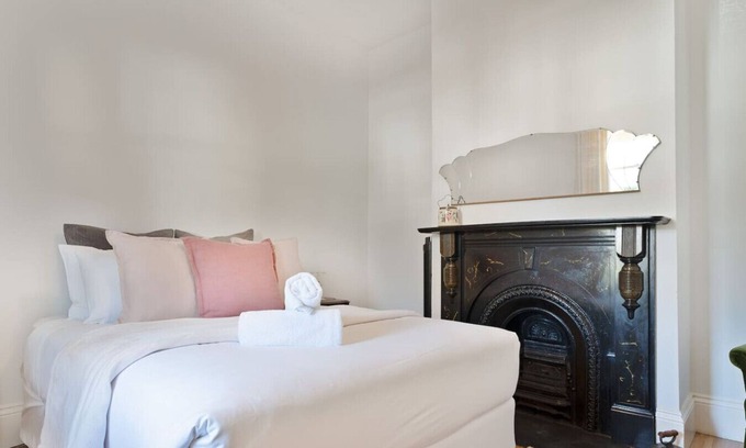 South Launceston House | Walk To City & Hospital