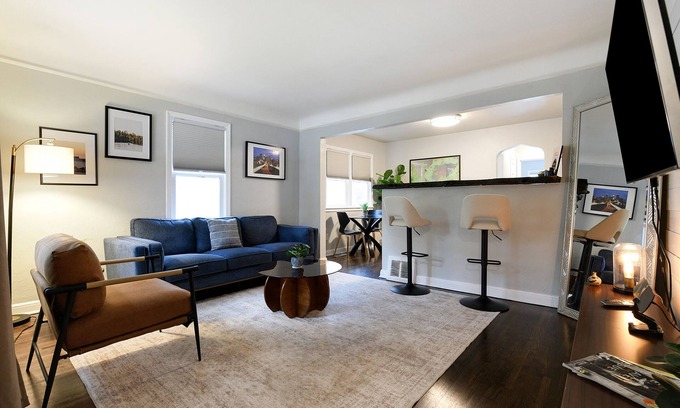 Hiawatha House | Walk to Falls/Close to Everything/Fenced Backyard