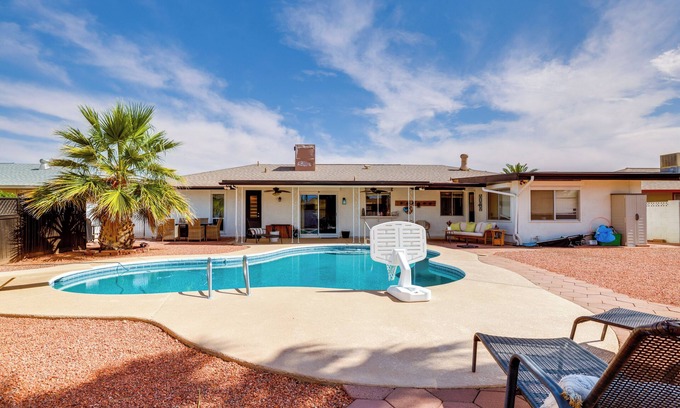 Sun City House | Walk to Golf Club: Sun City Home w/Private Pool!