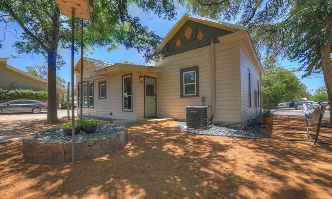 New Braunfels House | Walk to Schlitterbahn With Firepit
