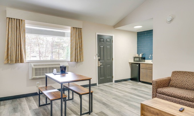 Port Huron Apartment | Walk to Shopping & Dining: Port Huron Studio