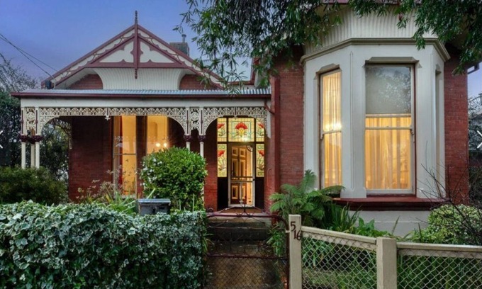 Golden Point Villa | Walk to Sovereign Hill, Cafes & Shops from this historic, pet-friendly villa.