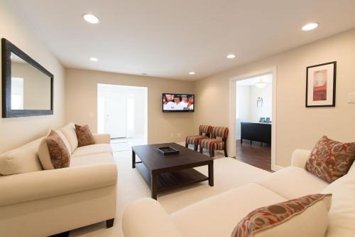 Crystal Beach House | Walk To The Beach