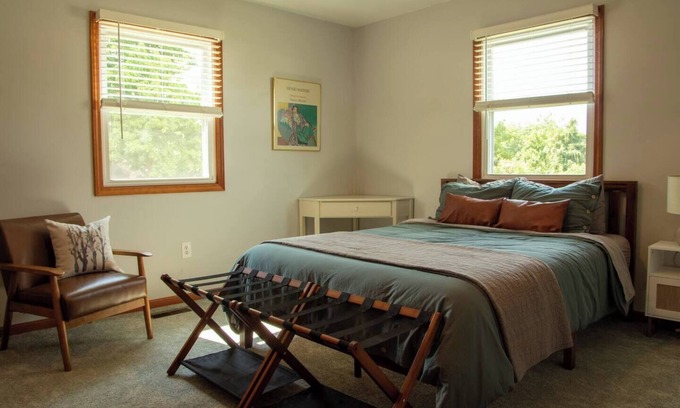 Alto Pass House | Walk to Weddings-Wineries-Trails, Family Friendly