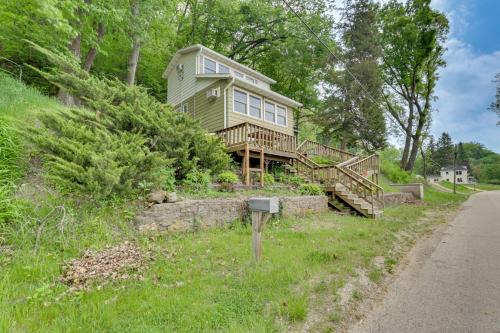 Bagley House | Walk to Wyalusing Beach Cabin with River View!