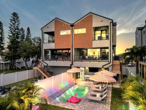 Indian Rocks Beach House | Walk2beachheated Salt Pool, Pool Table Gameroom