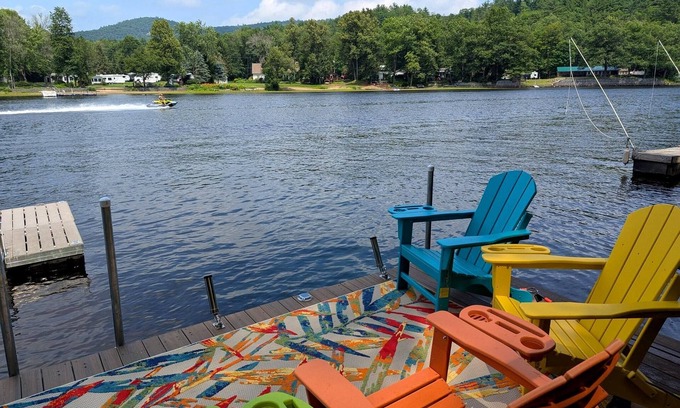 Lake Luzerne-Hadley House | Walkable ADK: Riverfront, Dock, Golf, Ski, Hot Tub, Pets - The Hummingbird Camp