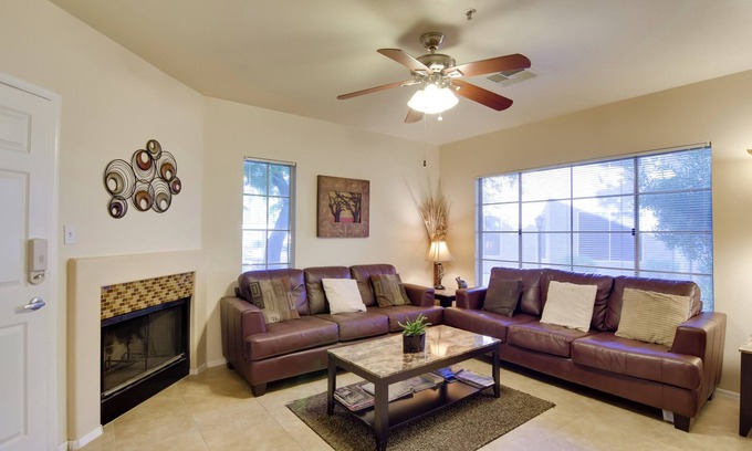 Central Scottsdale Condo | Walkable Scottsdale Gem w/Pool Access