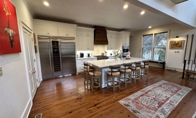 Oxford House | Walking Distance to Square & Campus-Prime Location for Oxford & Ole Miss Events