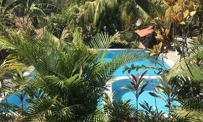 Tamanique House | Walking distance to the beach