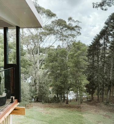 North Maleny House | Wallaby House at On Burgum Pond