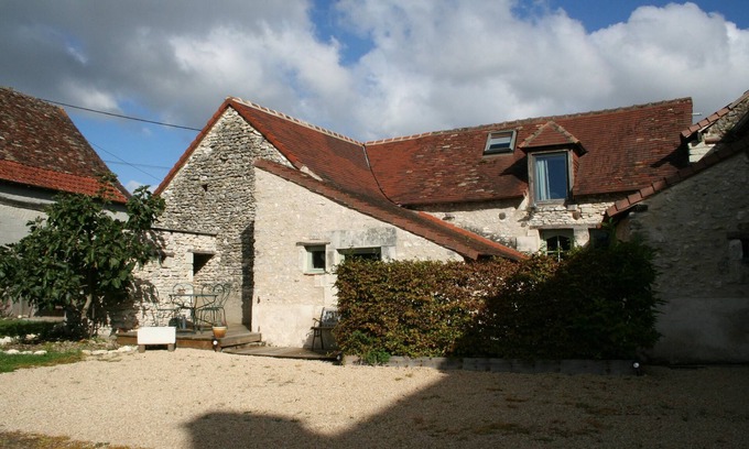 Pleumartin Cottage | Walnut Lodge, charming holiday Gite in central rural France