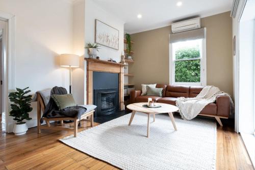 South Launceston House | Walter Cottage As Cosy As It Is Convenient