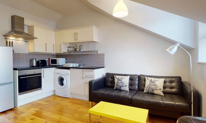 Oxford Apartment | Walton Lane | Oxford Holiday Let | 1 Bed & Sleeps 2