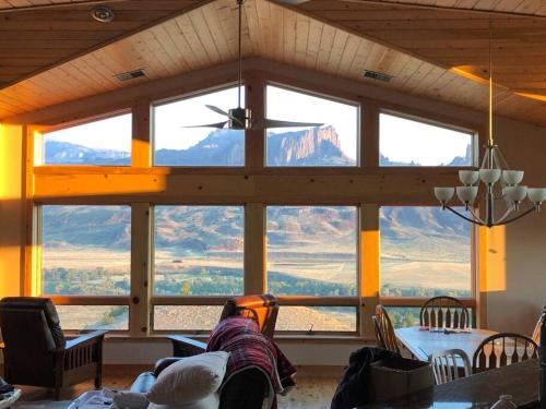 Cody House | Wapiti Valley Magic, East Yellowstone