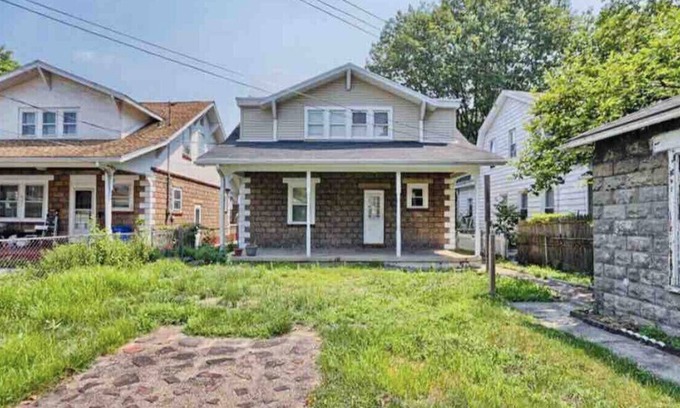 Harrisburg - Hershey House | Warm 2 bedroom 2 bathroom w/free parking