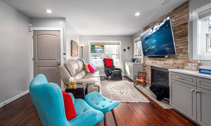 Durham House | Warm Cozy 2-BR Retreat | Outdoor Firepit | Sleeps