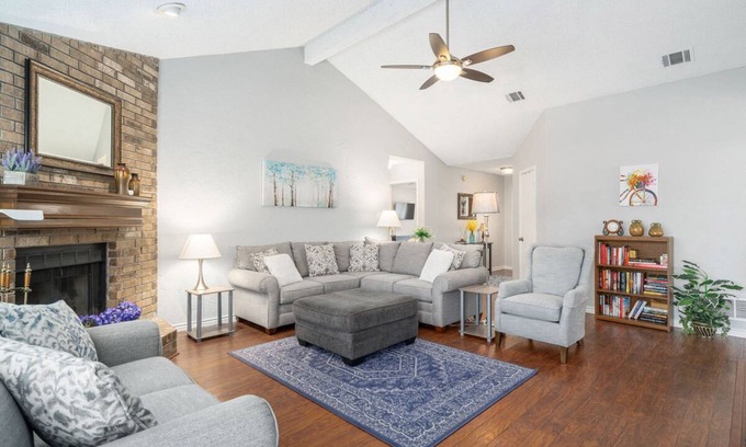 Cross Creek East House | Warm & Cozy, Pet-Friendly Home with Large Fenced Backyard on Quiet Cul-de-Sac