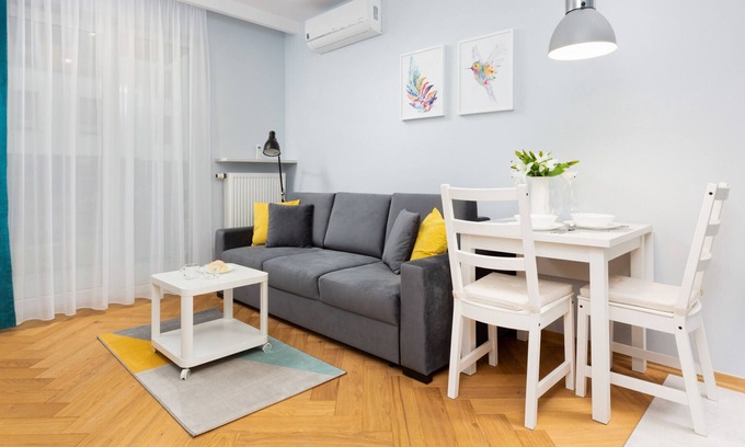 Warsaw Apartment | Warsaw Computer Studio