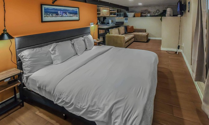 Cory Apartment | Wash Park Gem Large Lower Studio Prime Location