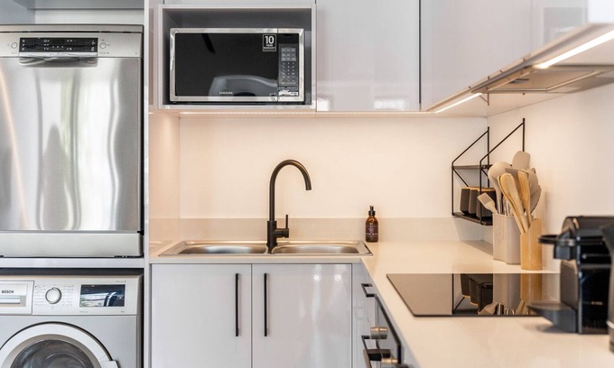 Alphen Apartment | Water Pear Place - Spacious two bedroom apartment