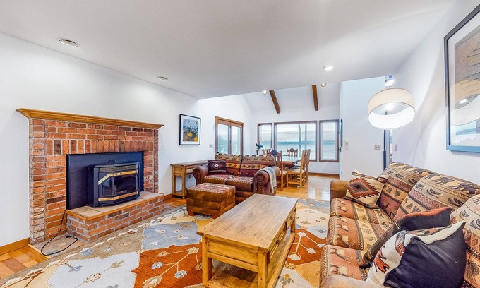 Port Ludlow House | Water-view dog-friendly home with Squamish Harbor view & beach access