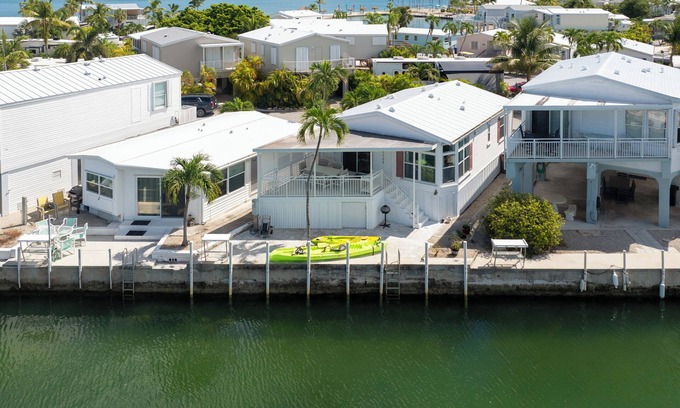 Cudjoe Key House | Waterfront 2BR/2BA with 35' Dock, Bikes & Kayaks – Island Breeze Keys Escape