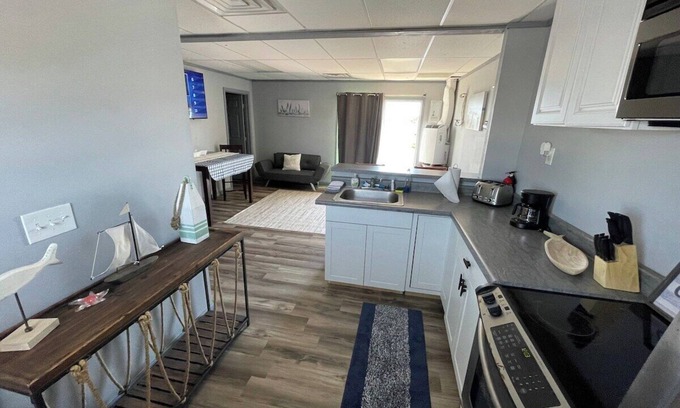 Chalmette Apartment | Waterfront 2BR Retreat ~7mi to French Qtr~ Parkingnpelicans roost