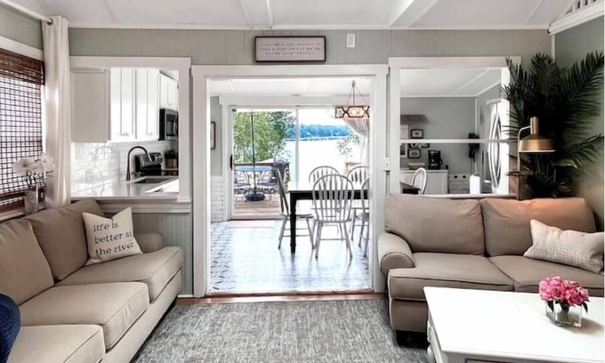 Riva House | Waterfront 3br Cottage - Paddle, Fish, Sand, Sun!