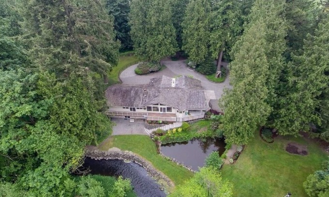 Tacoma House | Waterfront 5BR Paradise Home w BBQ/Sauna/Parking