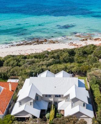 Eagle Bay House | WATERFRONT