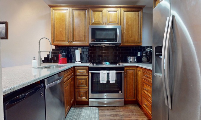 New Braunfels Condo | Waterfront Condo on the Comal River- CW B212 : Free Tubes with Rental!