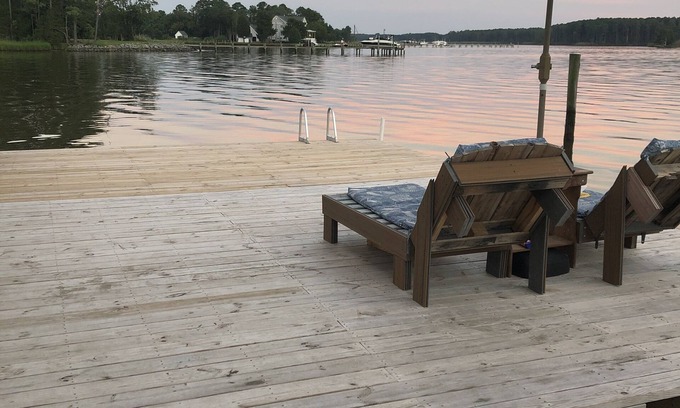 Swan Point Cottage | Waterfront cottage for paddle boarding, kayaking, crabbing, and fishing