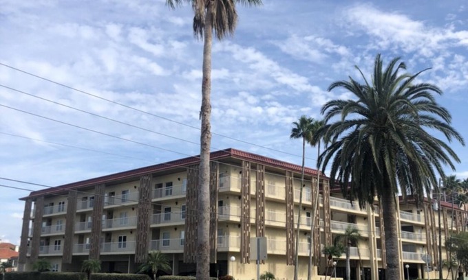 Island Estate Condo | Waterfront Florida Condo. n3 to 6 month rental.