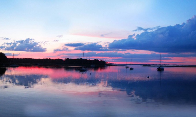 Hampton Bays House | WATERFRONT home in Hamptons