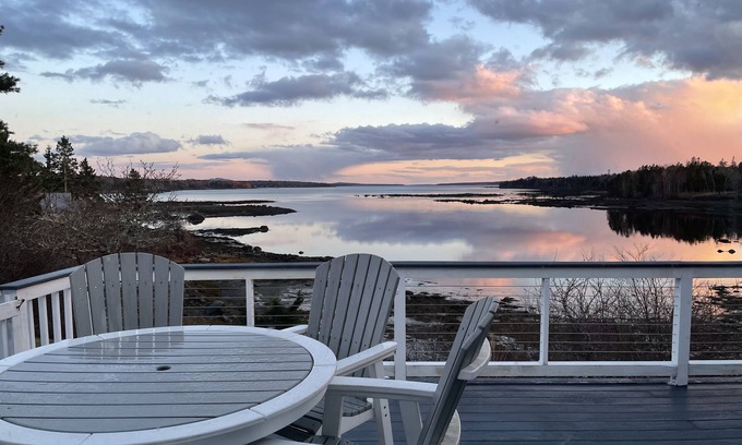 Ellsworth House | Waterfront home with amazing views