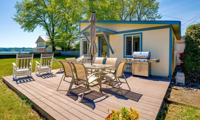 Belfair Cottage | Waterfront Hood Canal Cottage: Steps to the Beach!